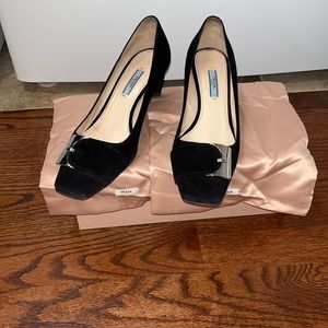 Prada suede heels 39